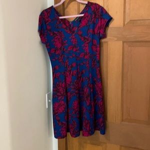 Great dress for work or as a wedding guest.